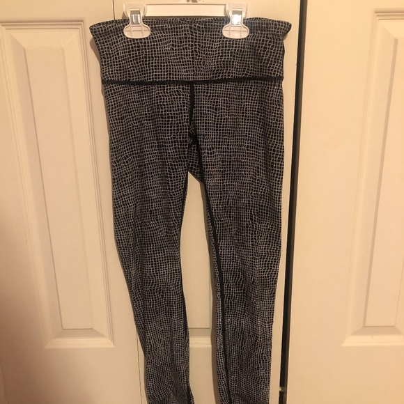 lululemon athletica Pants - Women's black and white Lululemon leggings